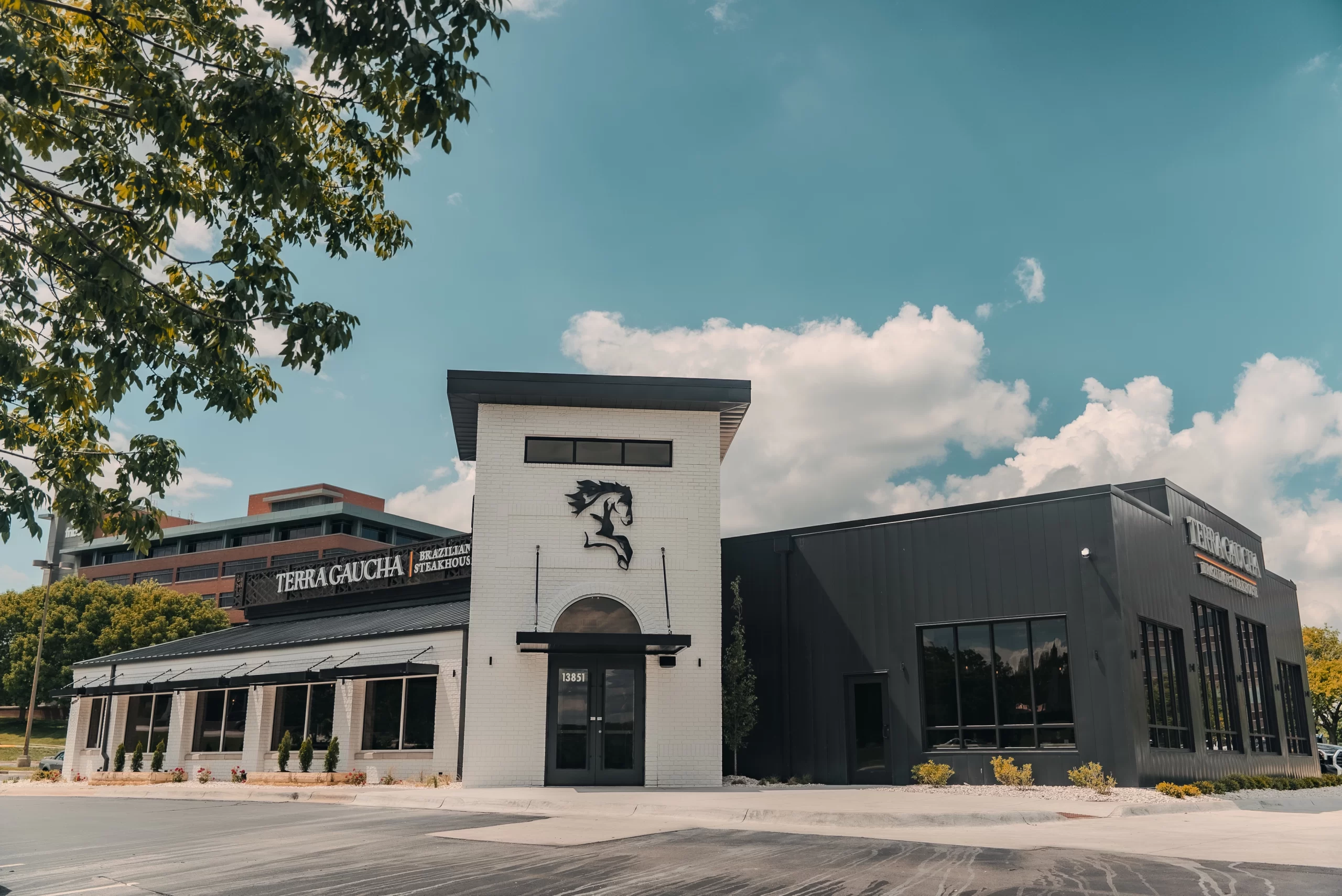 Steak restaurant with Brazilian flair will open in west Omaha at former Charleston’s